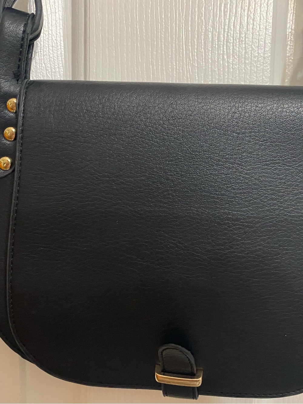 Moda Luxe Black Crossbody Bag with Gold Accents